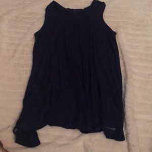 Cute navy top